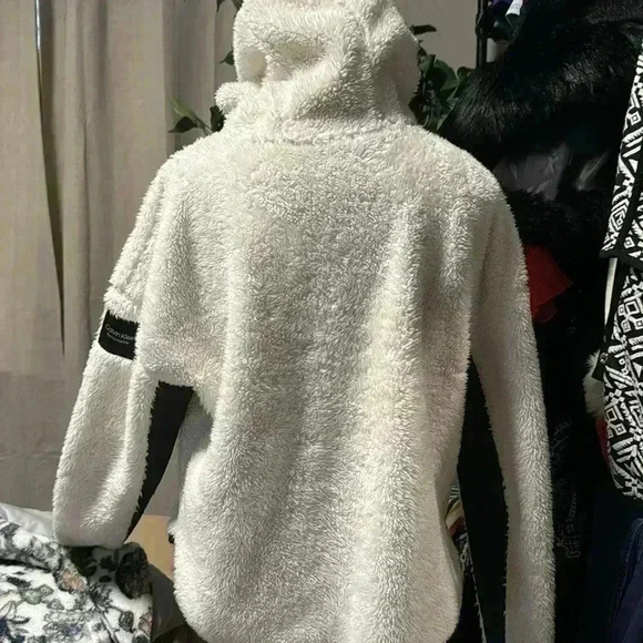 3/25 promo! Calvin Klein Performance Sherpa - Picture 9 of 12